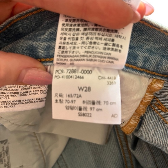 Levi’s 501 Button Fly High Rise Distressed Denim Shorts 9” Inseam Size 28 - Picture 3 of 6